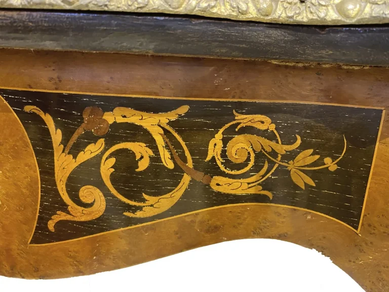 tavolino-intarsiato-in-varie-essenze-di-legno-arredamento-d-epoca-messina-(4)